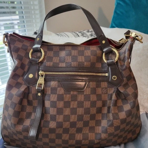 Louis Vuitton Brown Checkered Shoulder Bag - Picture 3 of 16